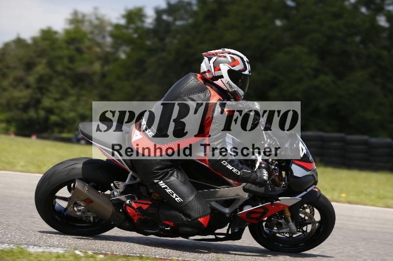 /Archiv-2024/29 12.06.2024 MOTO.CH Track Day ADR/Gruppe blau/42